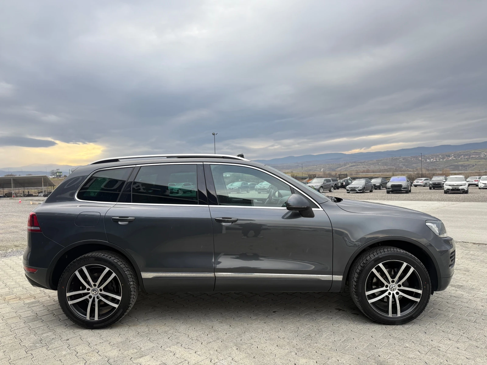 VW Touareg 3.0TDI 245 ks Highline 4 Motion Собствен лизинг  - изображение 4