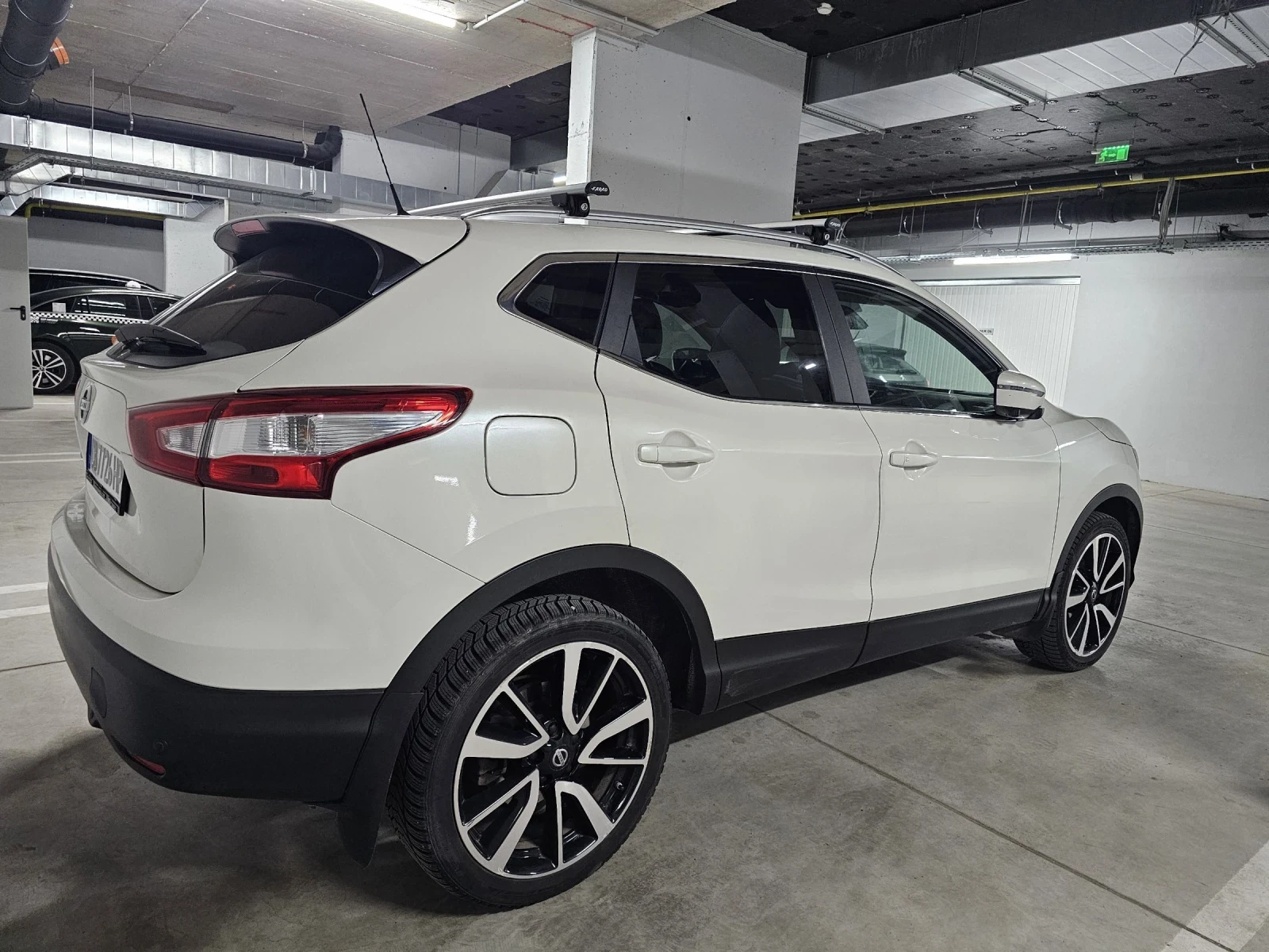 Nissan Qashqai 1.6dci 4x4 Full Panorama, снимка 2 - Автомобили и джипове - 54114555