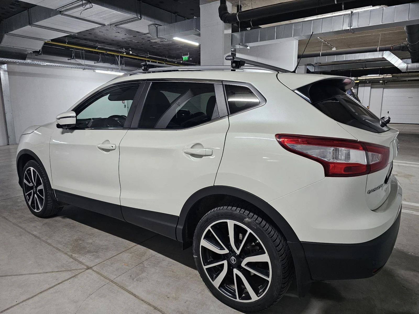 Nissan Qashqai 1.6dci 4x4 Full Panorama, снимка 4 - Автомобили и джипове - 54114555