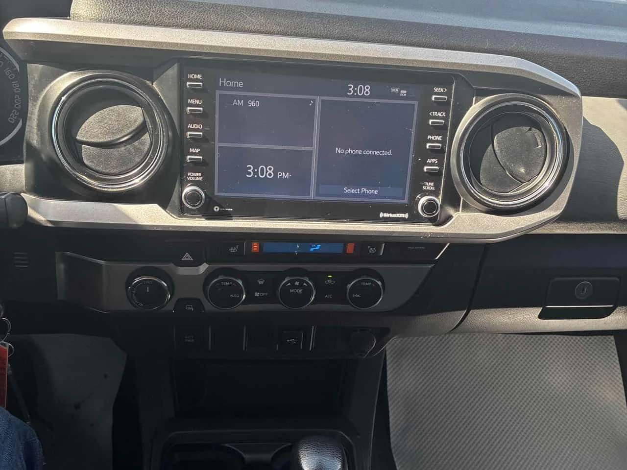 Toyota Tacoma * 4x4 Double Cab Auto* ПОДГРЕВ* KEYLESS* , снимка 9 - Автомобили и джипове - 54165384