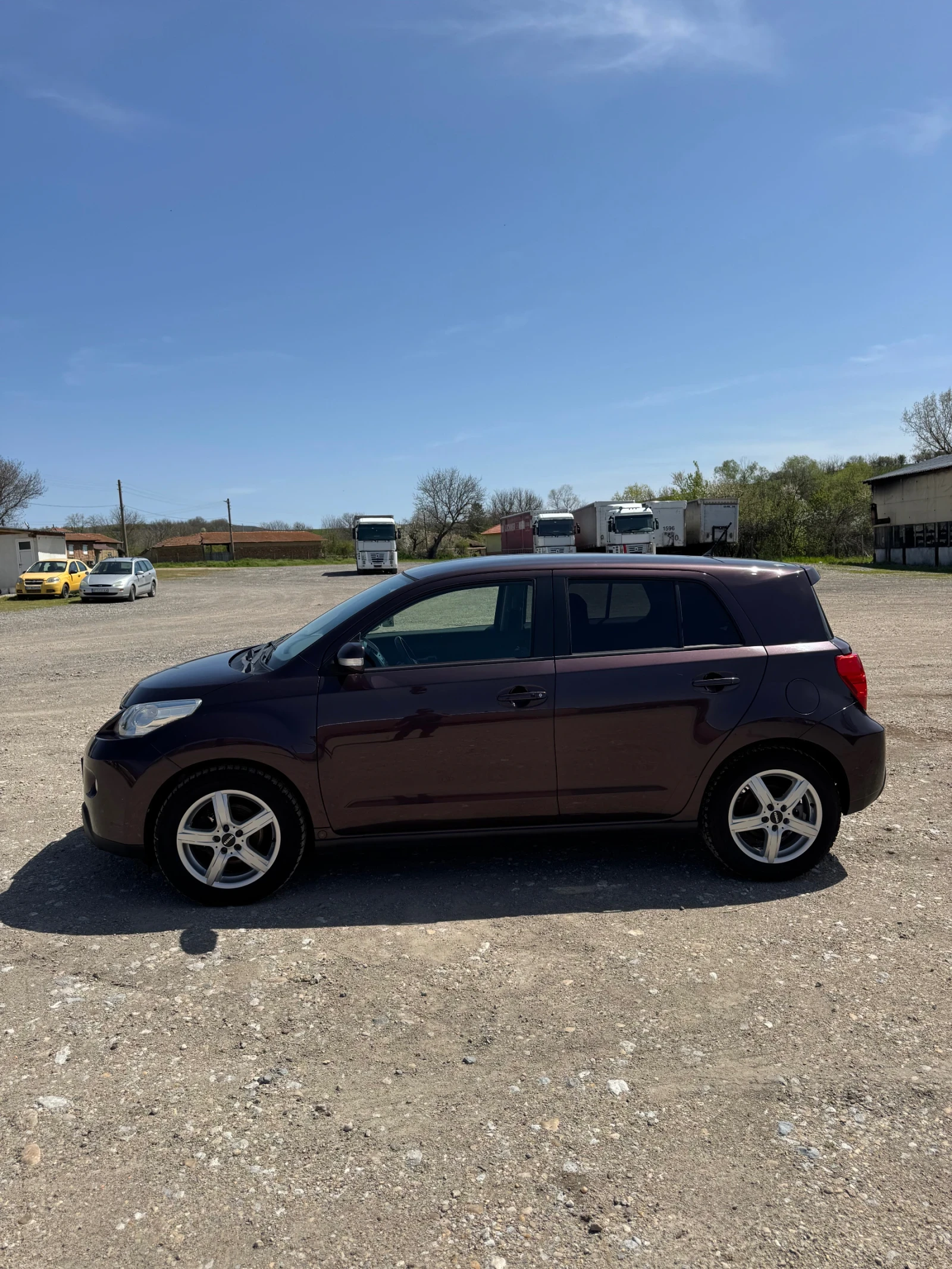 Toyota Urban Cruiser, снимка 2 - Автомобили и джипове - 54240389