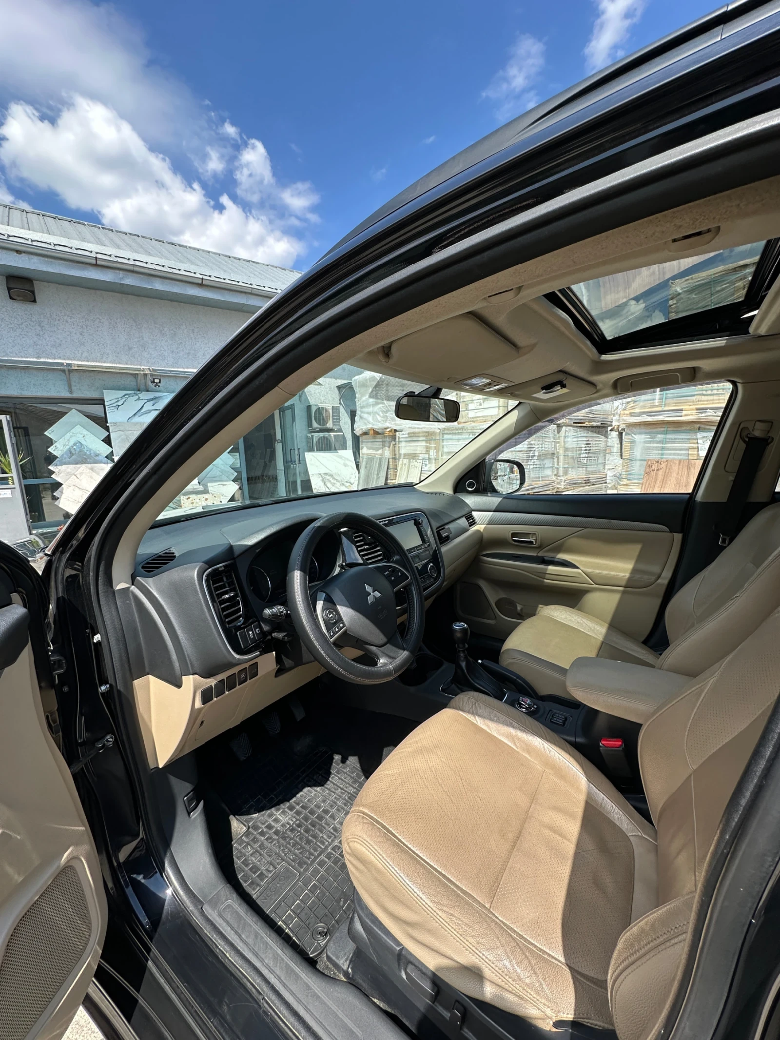 Mitsubishi Outlander Instyle, 4WD, ClearTec, 7 ������, Navi | Mobile.bg � ����������� 7