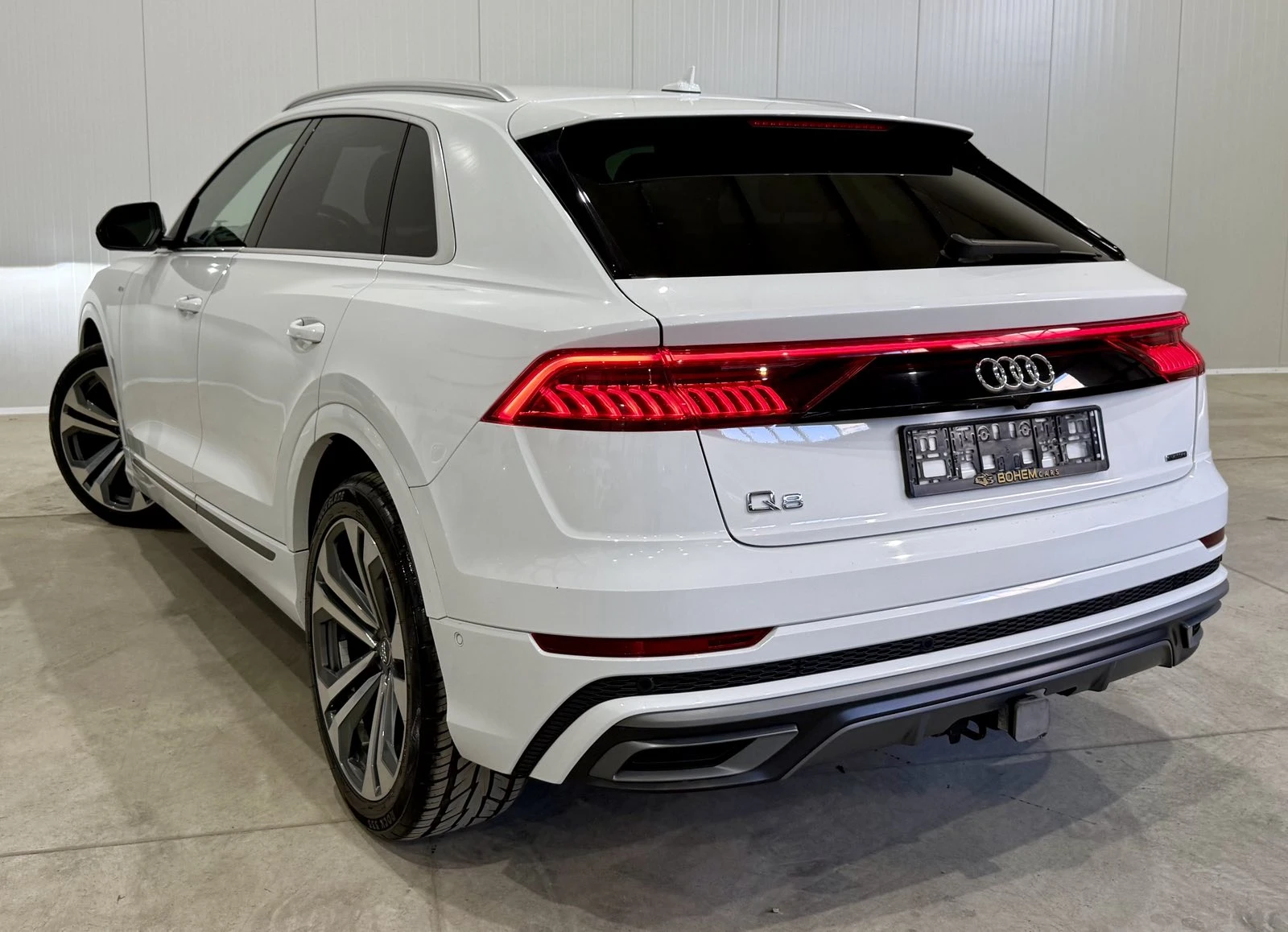 Audi Q8 55TFSI Technik, снимка 3 - Автомобили и джипове - 54681192