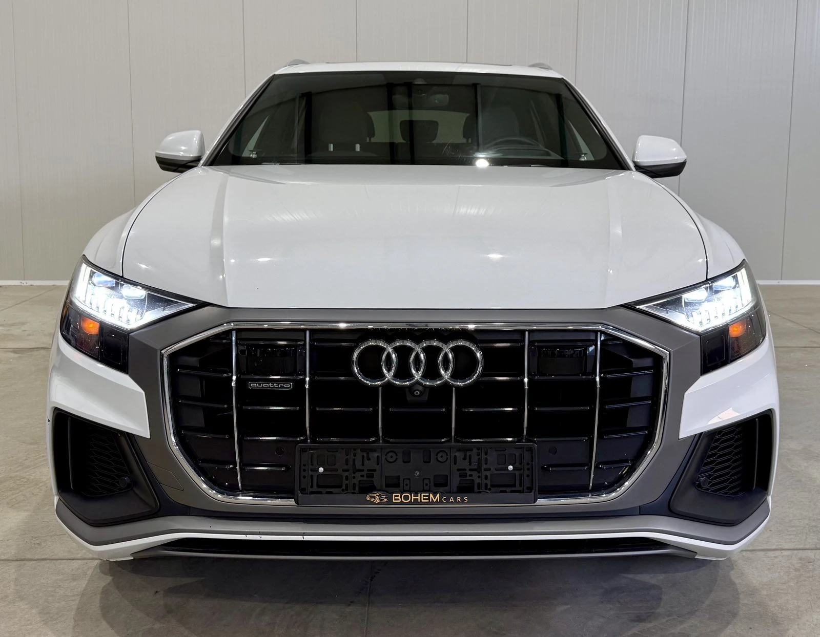Audi Q8 55TFSI Technik, снимка 8 - Автомобили и джипове - 54681192