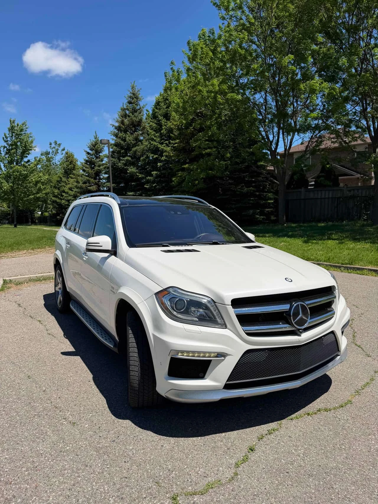 Mercedes-Benz GL 63 AMG * МАСАЖИ* ДИСТРОНИК* 360 КАМЕРА* ОБДУХВАНЕ* ВЪЗДУХ, снимка 3 - Автомобили и джипове - 55004295