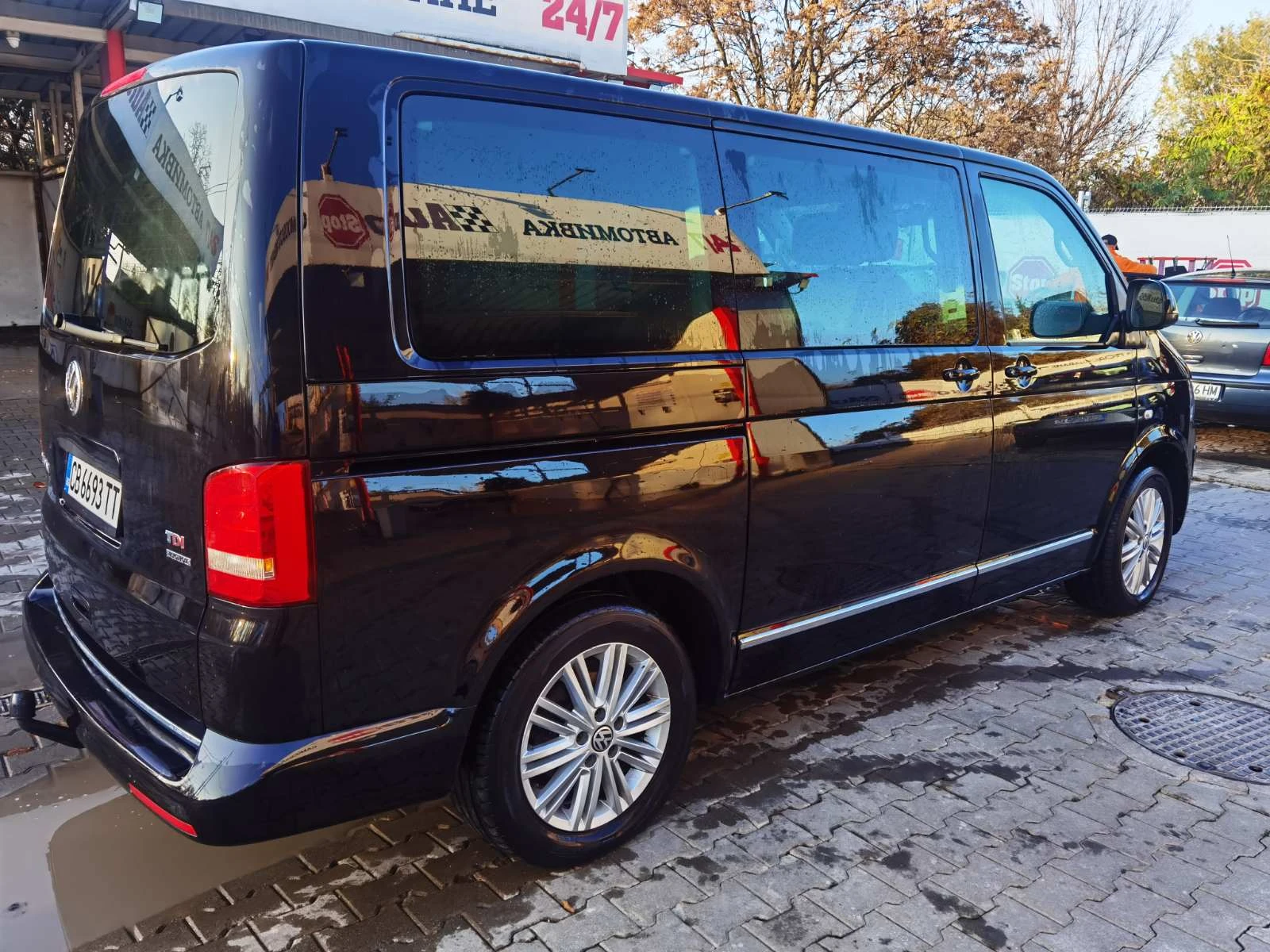 VW Multivan СЕРВИЗНА ИСТОРИЯ 4х4-FULL, снимка 9 - Бусове и автобуси - 54181328