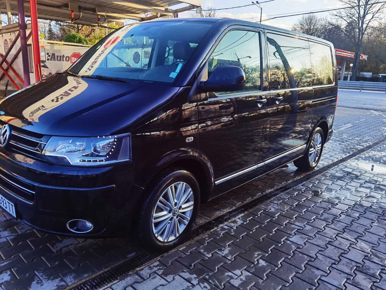 VW Multivan СЕРВИЗНА ИСТОРИЯ 4х4-FULL, снимка 2 - Бусове и автобуси - 54181328