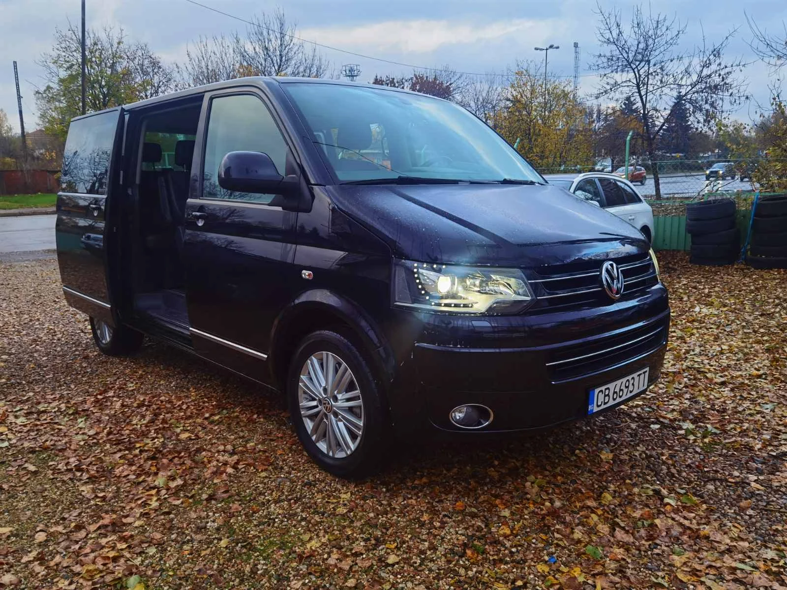 VW Multivan СЕРВИЗНА ИСТОРИЯ 4х4-FULL, снимка 10 - Бусове и автобуси - 54181328