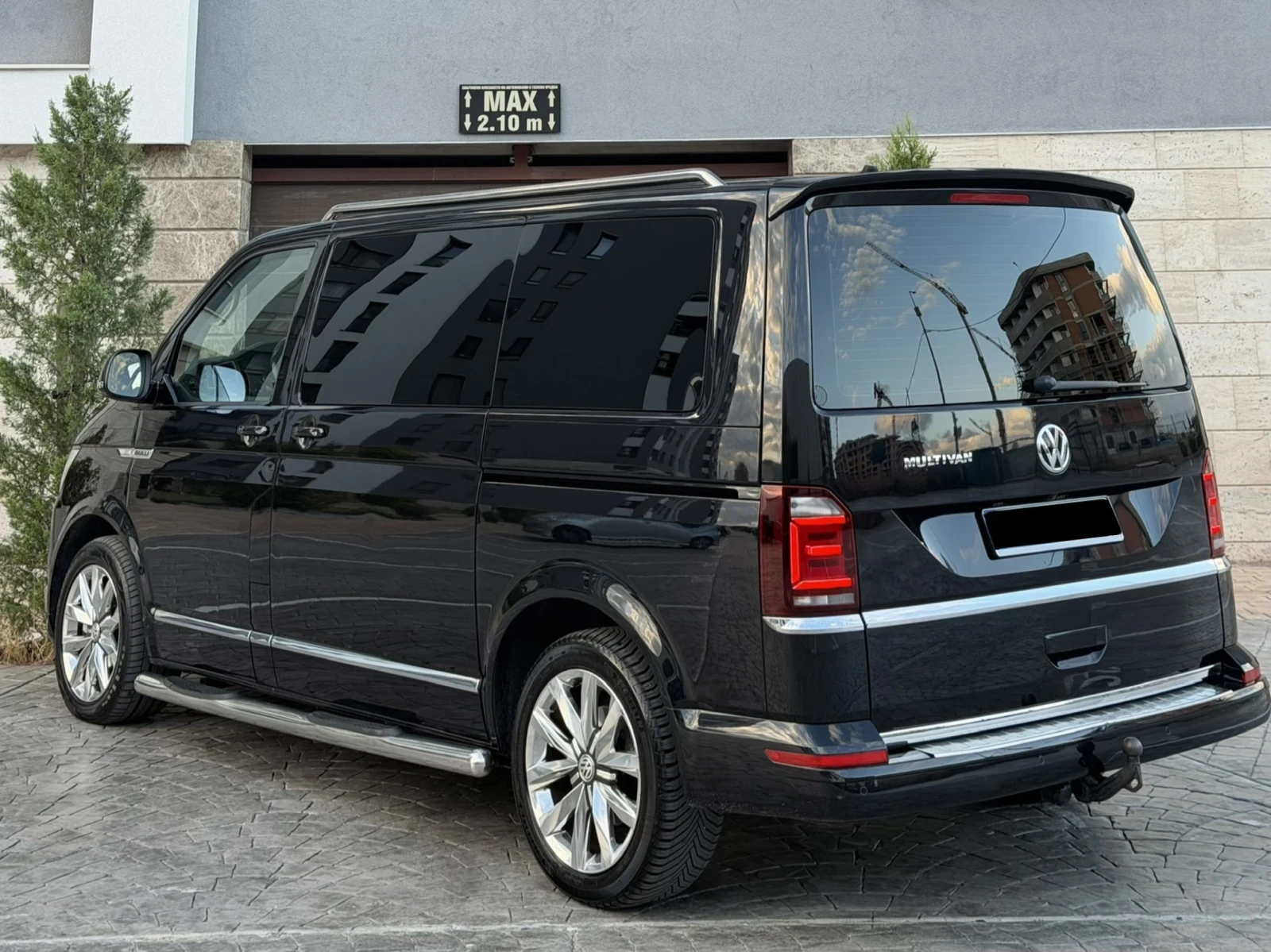 VW Multivan VIP Business FULL MAX 2.0TDI ЛИЗИНГ 100%, снимка 4 - Бусове и автобуси - 56337492