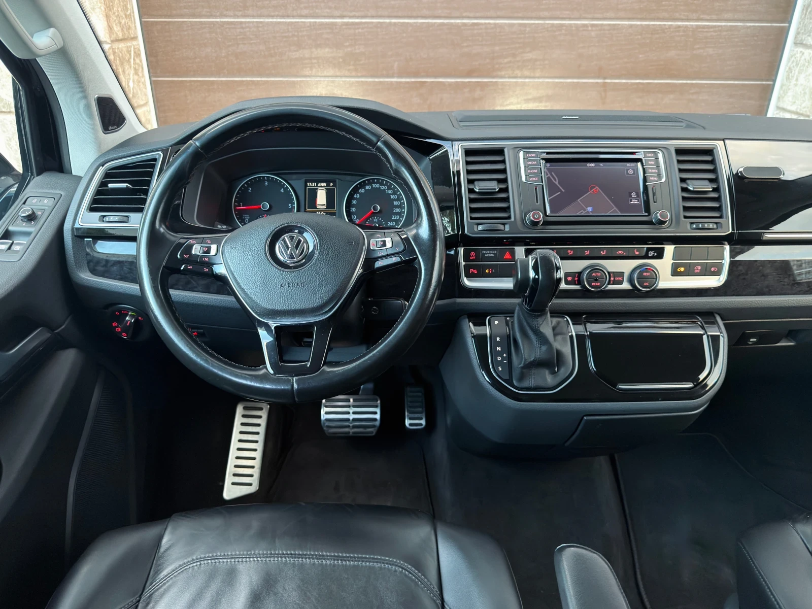 VW Multivan VIP Business FULL MAX 2.0TDI ЛИЗИНГ 100%, снимка 9 - Бусове и автобуси - 56337492