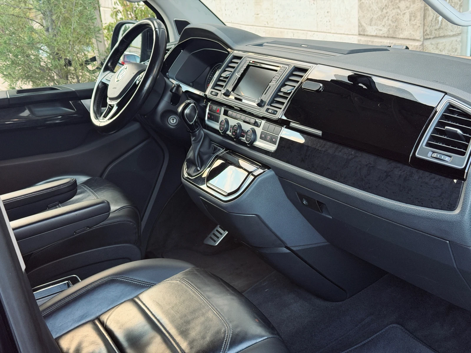 VW Multivan VIP Business FULL MAX 2.0TDI ЛИЗИНГ 100%, снимка 7 - Бусове и автобуси - 56337492