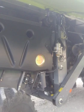 Комбайн Claas Tucano, снимка 7