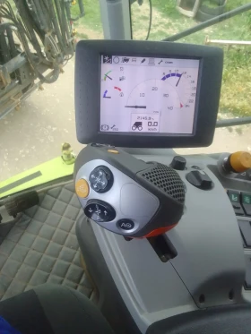 Комбайн Claas Tucano, снимка 9