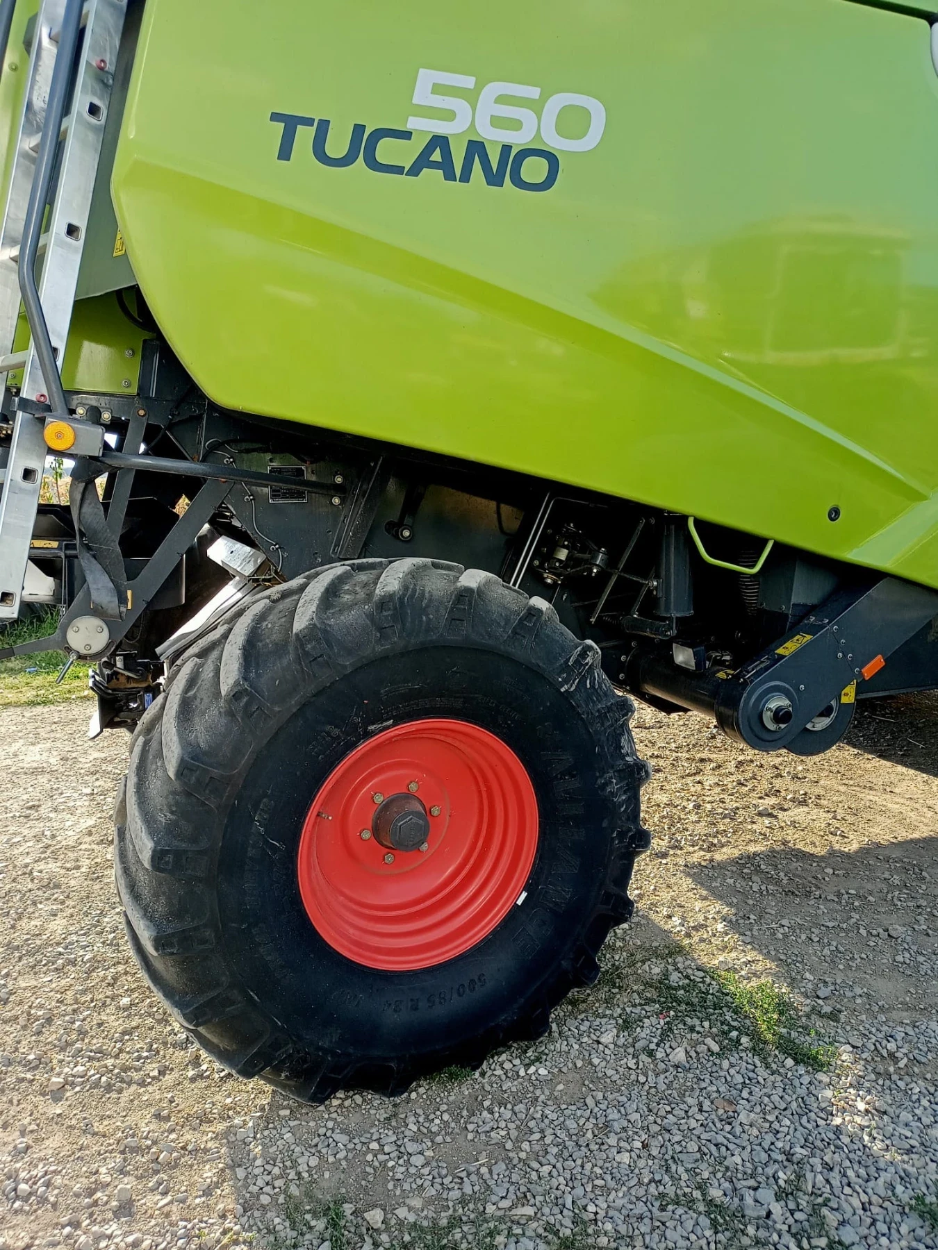 Комбайн Claas Tucano, снимка 10 - Селскостопанска техника - 54359940