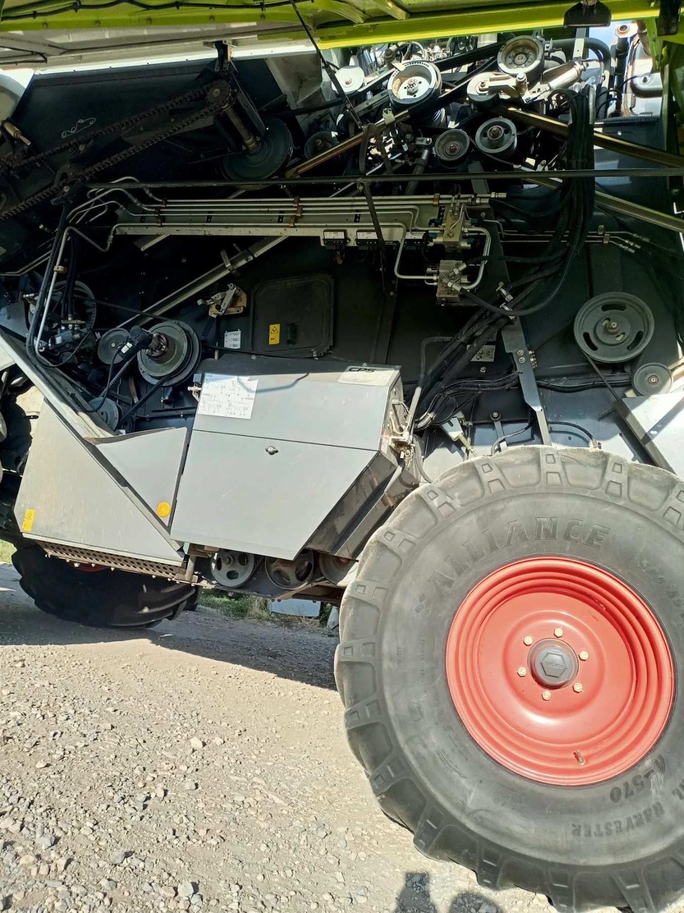 Комбайн Claas Tucano, снимка 5 - Селскостопанска техника - 54359940