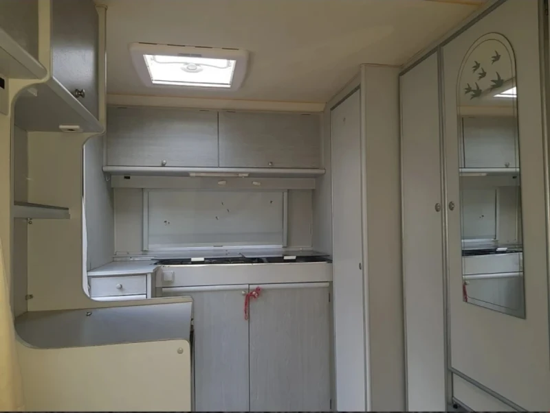 Каравана ABI DELTA 390 WC, снимка 7 - Каравани и кемпери - 52630933