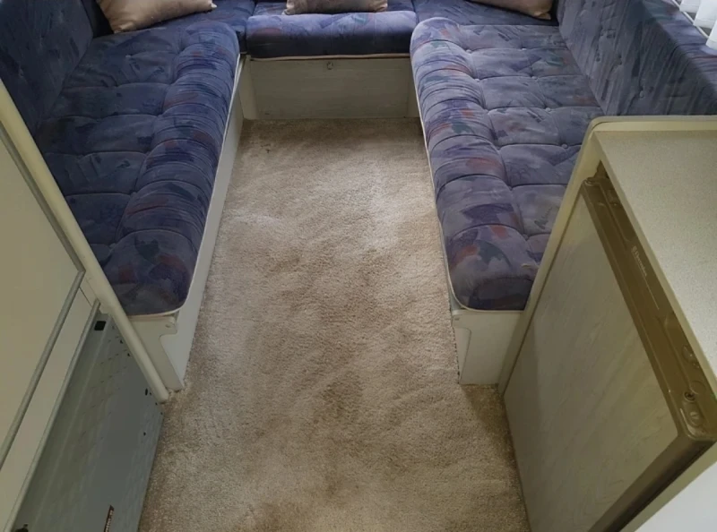 Каравана ABI DELTA 390 WC, снимка 5 - Каравани и кемпери - 52630933