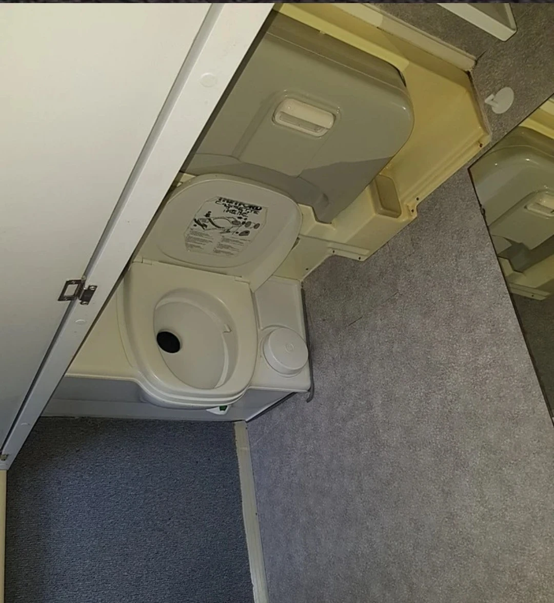 Каравана ABI DELTA 390 WC - изображение 6