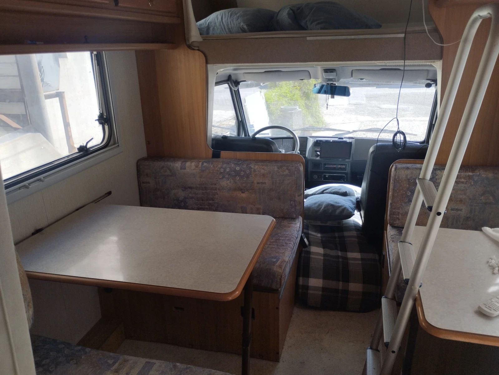 Кемпер Chausson Nissan 3.0 TD, снимка 17 - Каравани и кемпери - 54807773