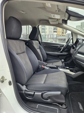 Honda Jazz 1.3i-VTEC Keyless, City Brake Евро 6, TUV дек.2026 - 12300 € / 24056.71 лв. - 39801760 14