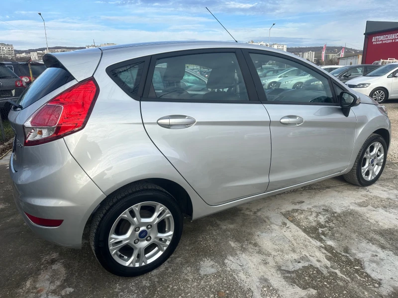 Ford Fiesta 1.4 Б/Газ, снимка 6 - Автомобили и джипове - 48042593