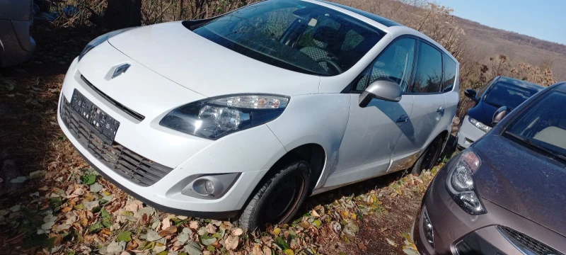 Renault Grand scenic 1.6 dci, снимка 7 - Автомобили и джипове - 48454719