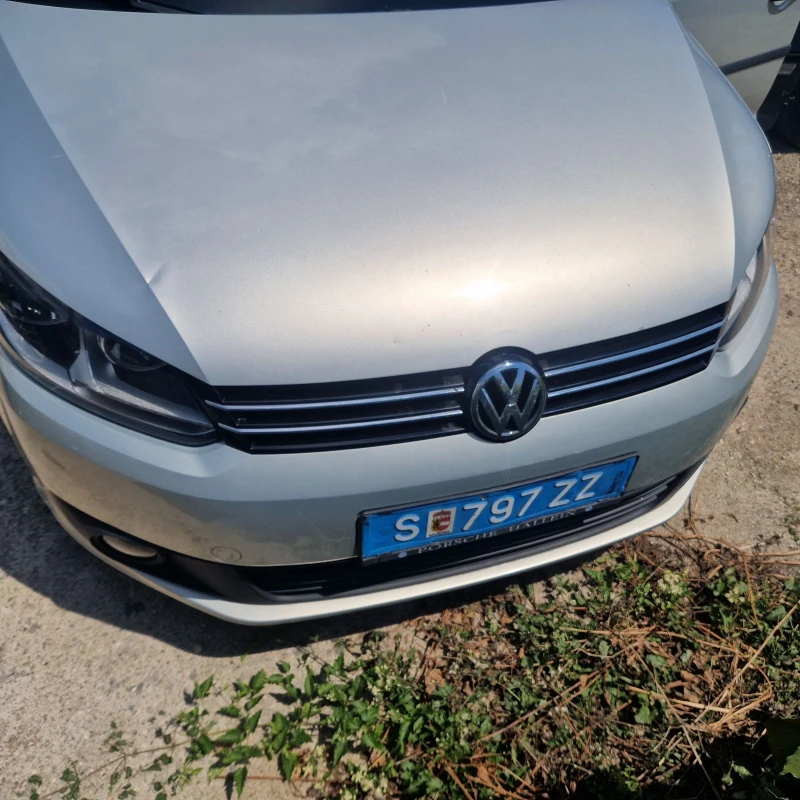 VW Touran 1.6 TDI , снимка 2 - Автомобили и джипове - 51273902
