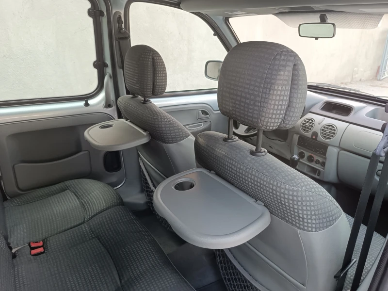 Renault Kangoo 1.6i 4x4 БЕНЗИН, снимка 13 - Автомобили и джипове - 51704699