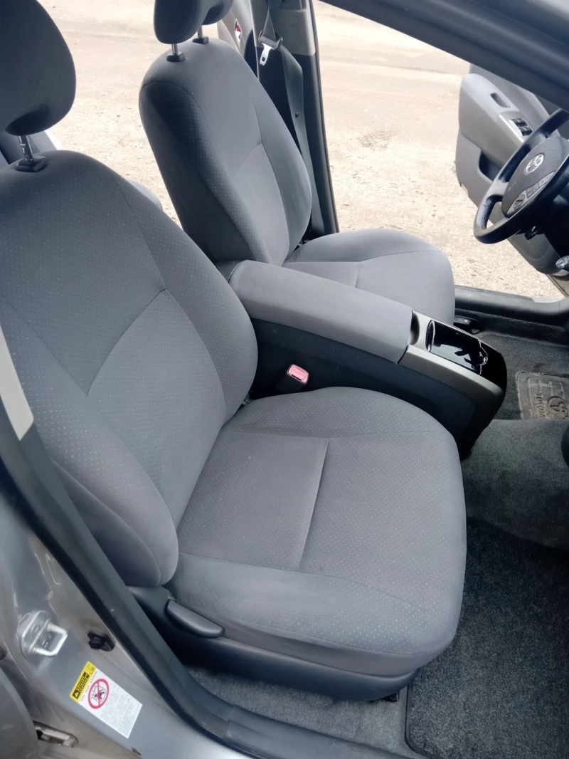Toyota Prius, снимка 8 - Автомобили и джипове - 52620887