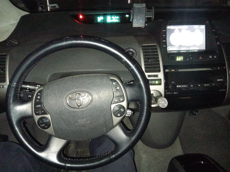 Toyota Prius, снимка 10 - Автомобили и джипове - 52620887