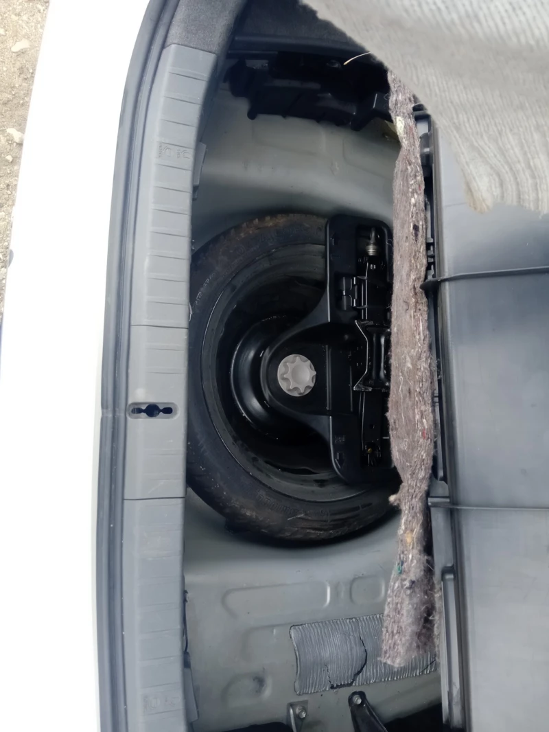 Toyota Prius, снимка 13 - Автомобили и джипове - 52620887