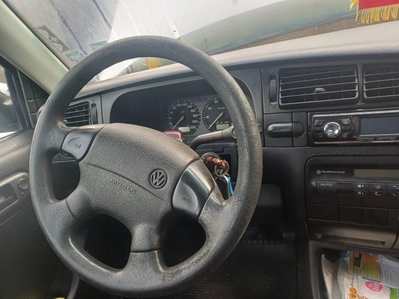 VW Golf, снимка 4 - Автомобили и джипове - 53002984