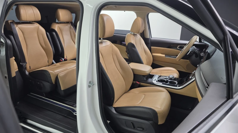 Kia Carnival 7 seater Signature autogeorge.com, снимка 11 - Автомобили и джипове - 53152813