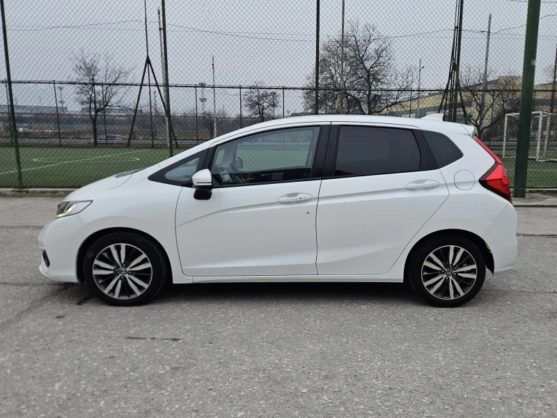 Honda Jazz 1.3i-VTEC Keyless, City Brake Евро 6, TUV дек.2026, снимка 8 - Автомобили и джипове - 53391949