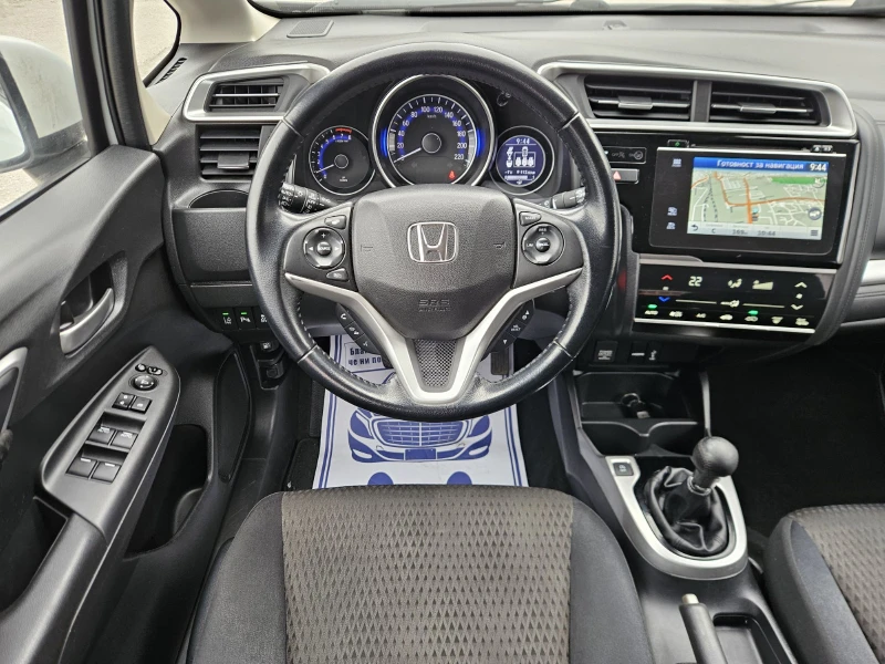 Honda Jazz 1.3i-VTEC Keyless, City Brake Евро 6, TUV дек.2026, снимка 11 - Автомобили и джипове - 53391949