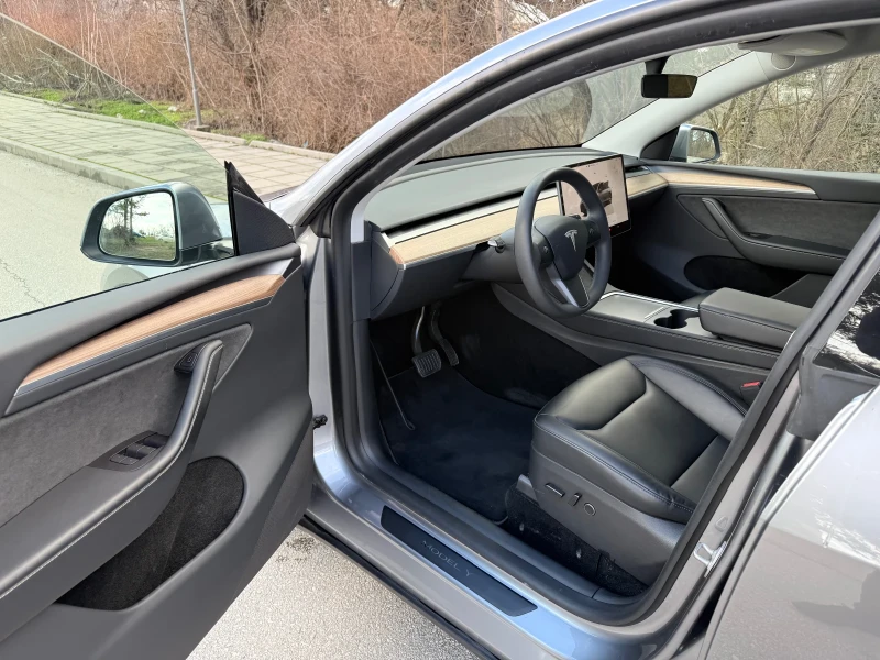Tesla Model Y Long Range AWD ГАРАНЦИЯ, снимка 5 - Автомобили и джипове - 53403038