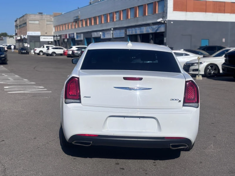 Chrysler 300c ﻿S, снимка 14 - Автомобили и джипове - 53415709