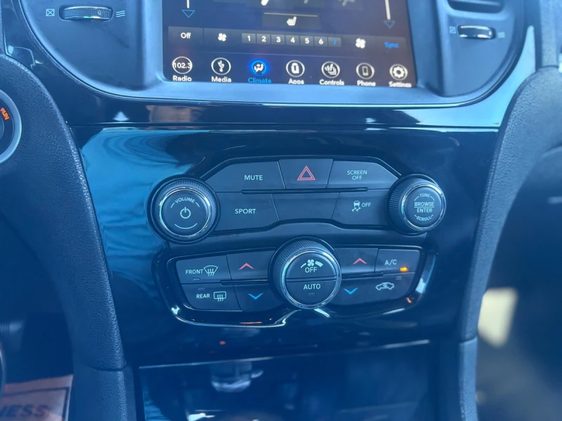 Chrysler 300c ﻿S, снимка 9 - Автомобили и джипове - 53415709