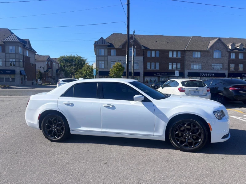 Chrysler 300c ﻿S, снимка 3 - Автомобили и джипове - 53415709