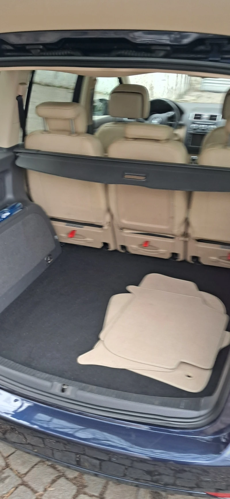 VW Touran 1.2 TSI, снимка 6 - Автомобили и джипове - 53468157