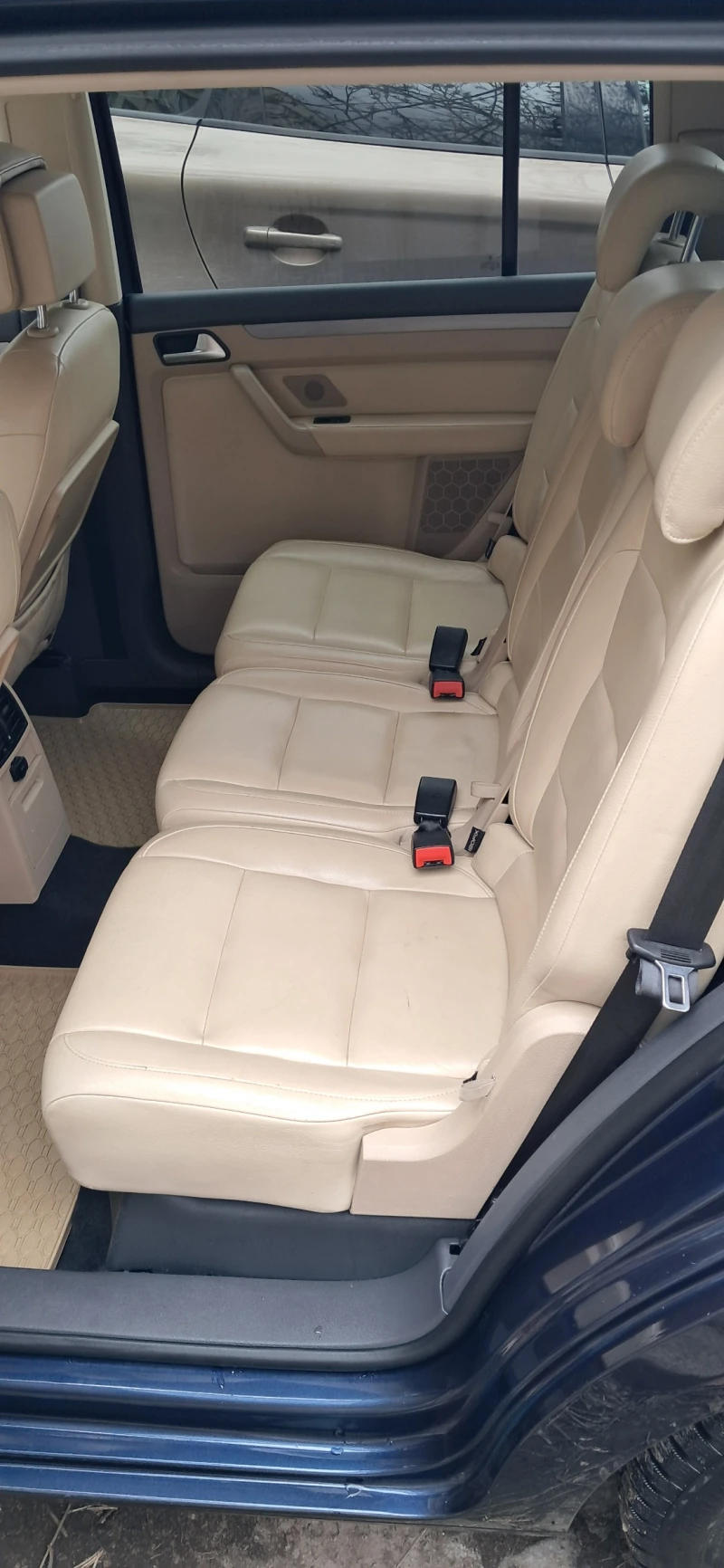 VW Touran 1.2 TSI, снимка 8 - Автомобили и джипове - 53468157