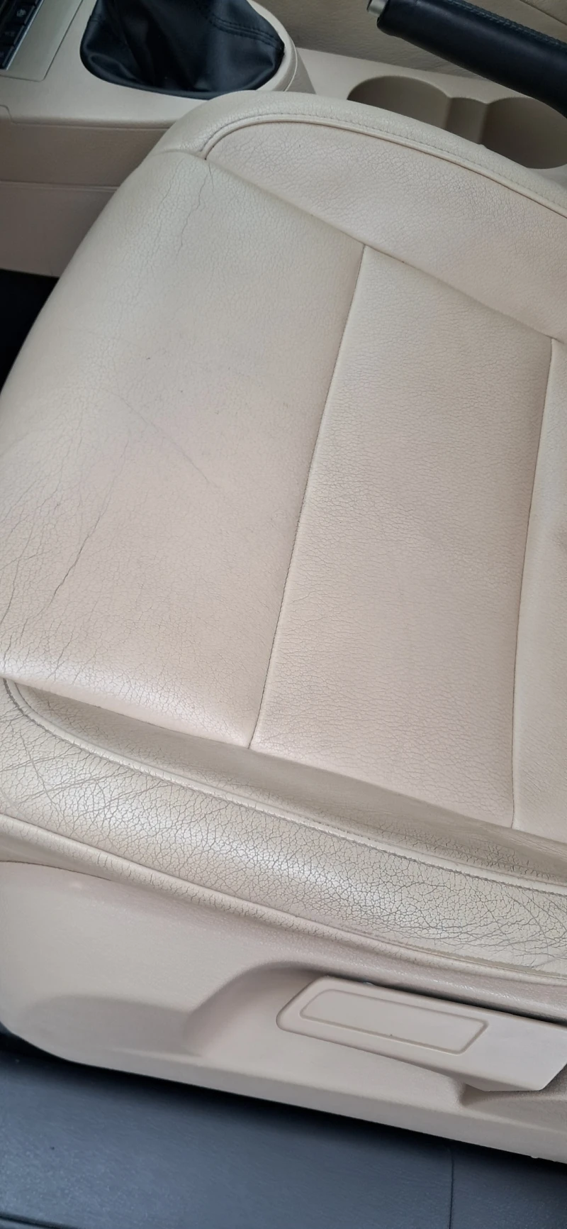 VW Touran 1.2 TSI, снимка 10 - Автомобили и джипове - 53468157