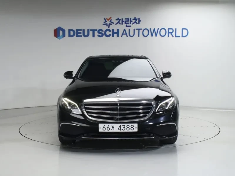 Mercedes-Benz E 400 4Matic Exclusive, снимка 3 - Автомобили и джипове - 55138174