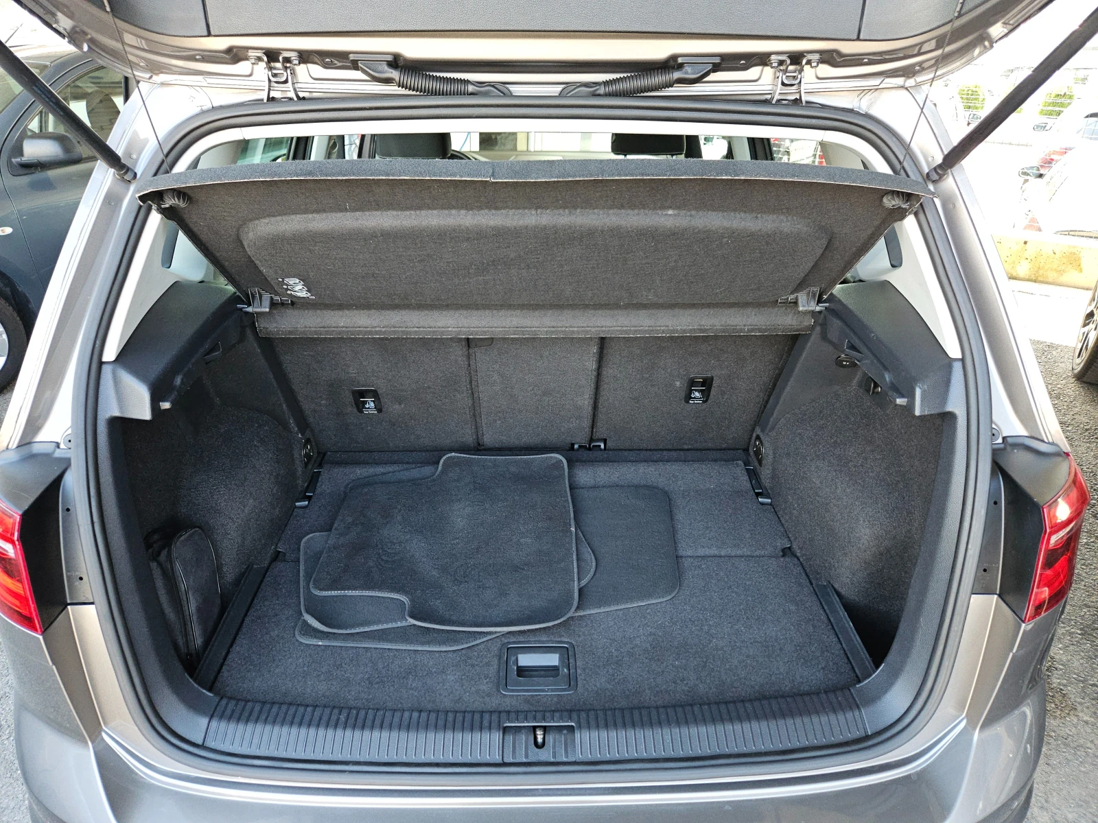 VW Sportsvan 1.6TDI/ComfortLine/ACC/NAVI/БЛУТУТ/EURO 6B - изображение 4