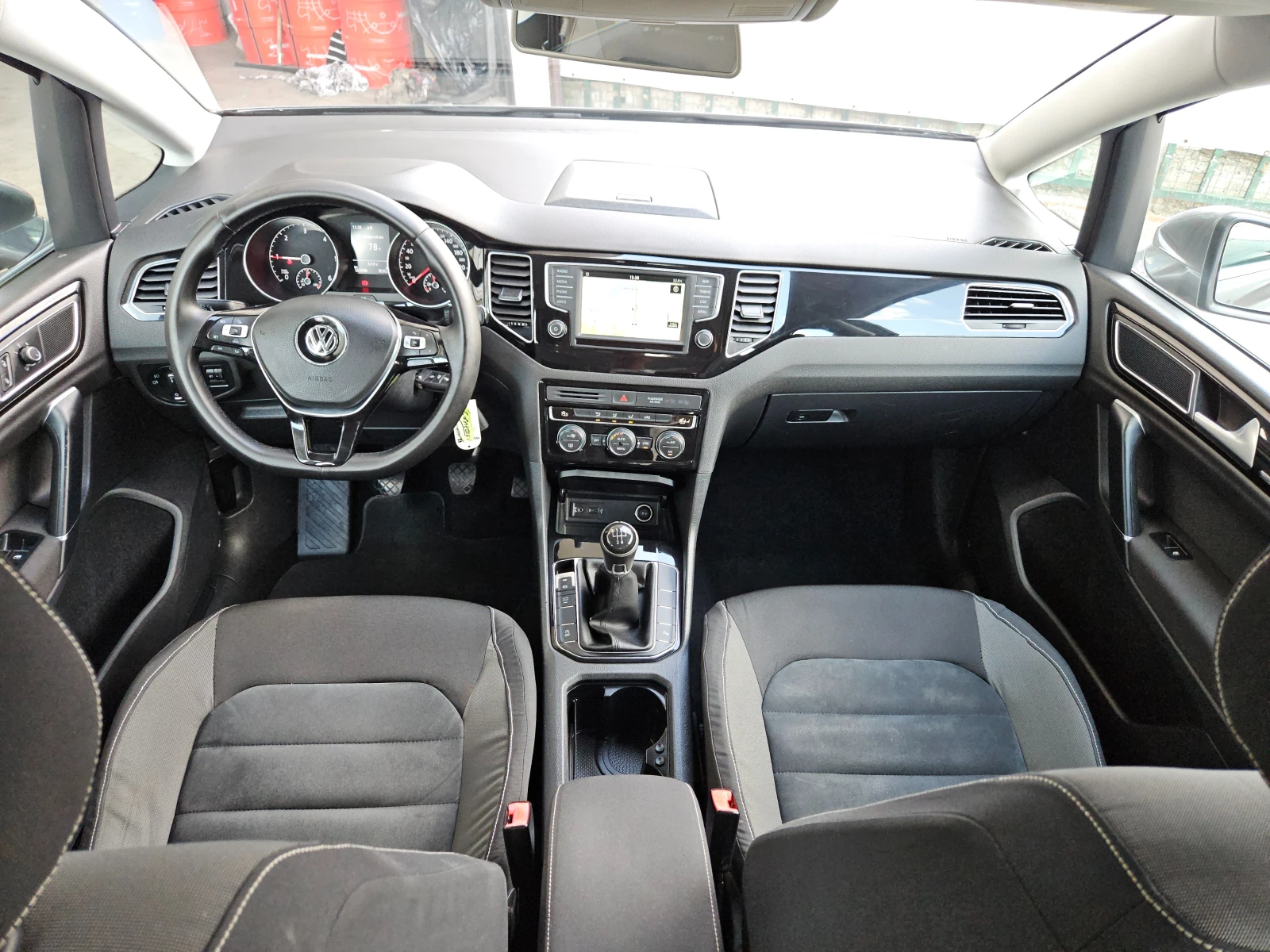 VW Sportsvan 1.6TDI/ComfortLine/ACC/NAVI/БЛУТУТ/EURO 6B - изображение 10