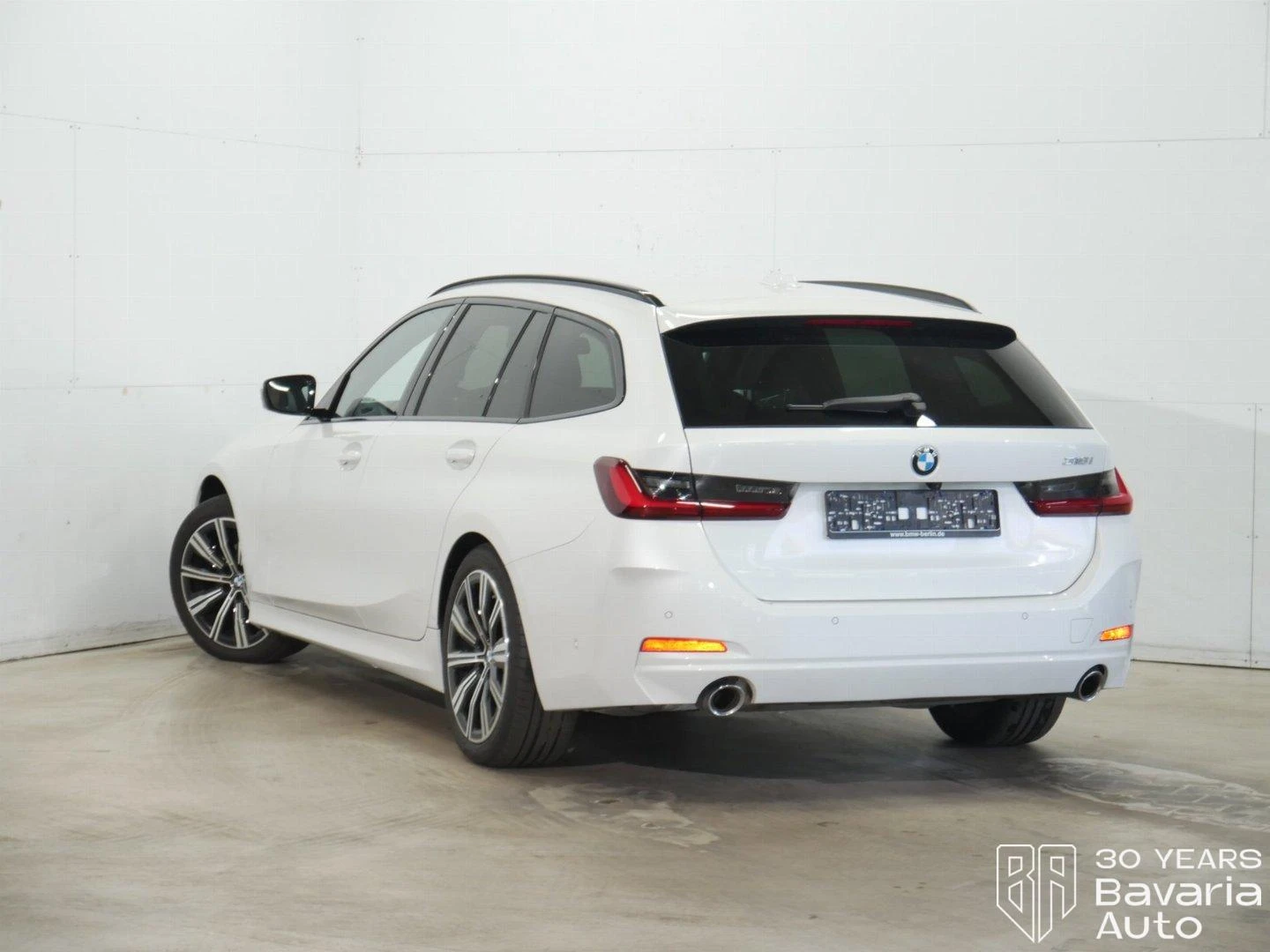 BMW 318 i Touring Steptronic - изображение 2