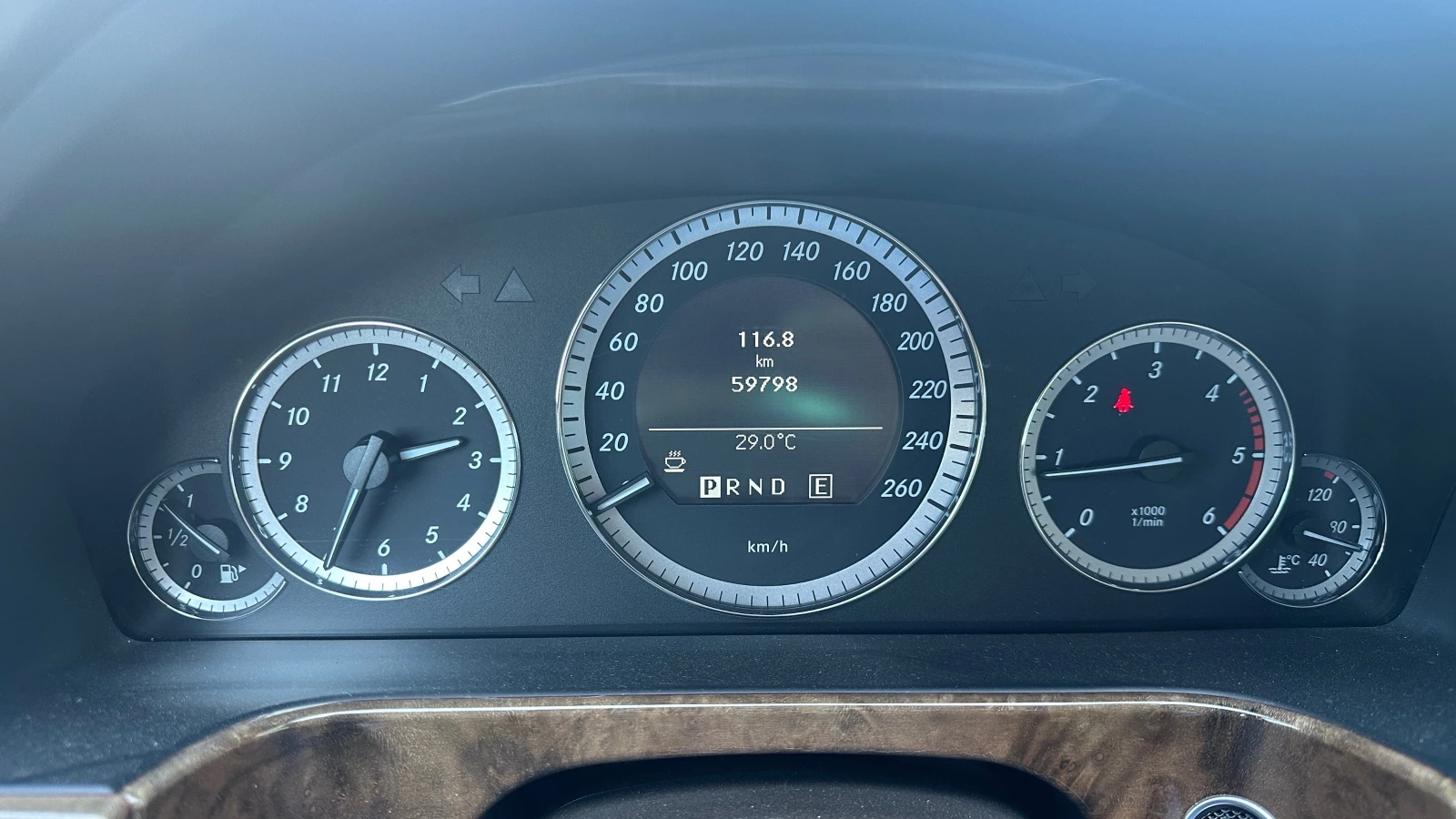 Mercedes-Benz E 200 CDI 59000км. Като НОВ, от първи собственик! | Mobile.bg — изображение 15