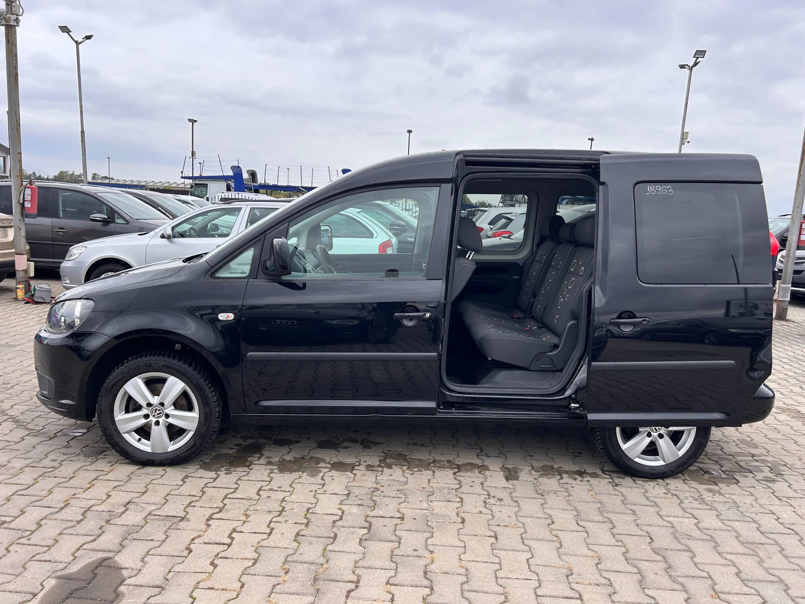 VW Caddy 2.0METAN 4+ 1 NAVI EURO 5 - изображение 9