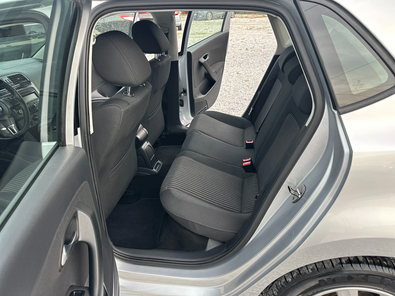 VW Polo 1.6 TDI | Mobile.bg — изображение 11