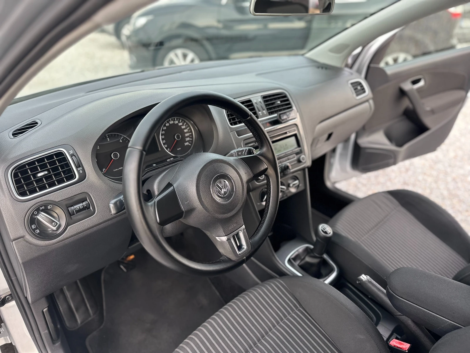 VW Polo 1.6 TDI | Mobile.bg — изображение 14